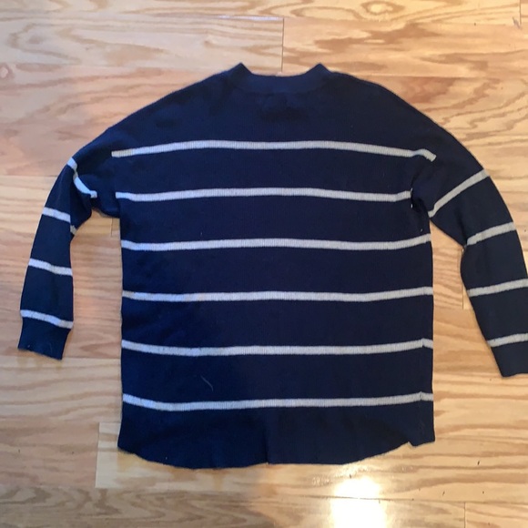 American Eagle sweater size M - Picture 2 of 3